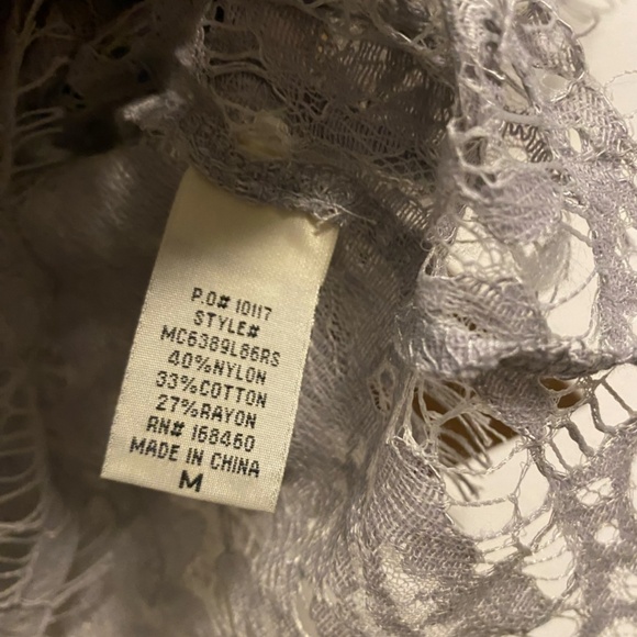 NWT Womens Gray Lace Top - Picture 4 of 5